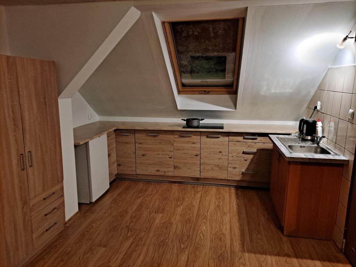 Agroturystyka Pod Kasztanem Lutowiska Bagian luar foto